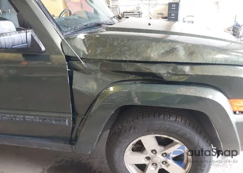 2007 Jeep Commander Sport from USA, damaged, VIN 1J8HG48KX7C550223